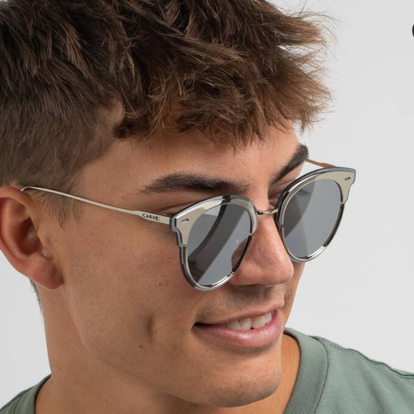 *Brand new* Carve Santorini silver sunnies - unisex - Picture 3 of 3